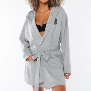 Savage X Fenty FOREVER SAVAGE SHOWGIRL SHORT ROBE
